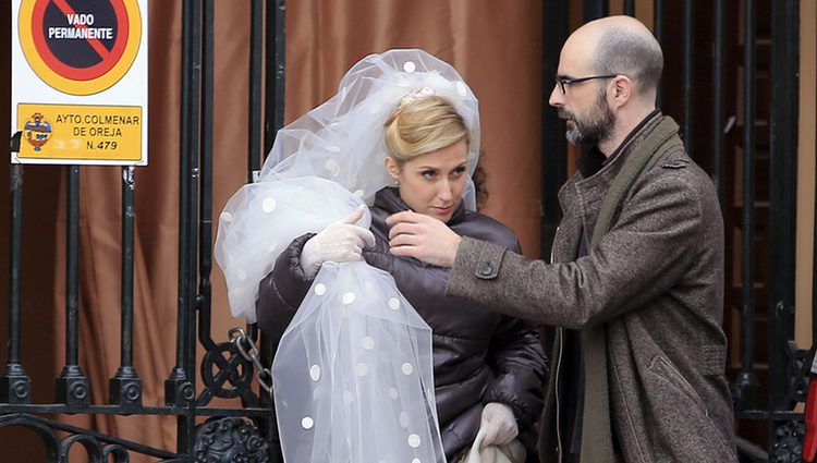 Cecilia Freire rodando una boda en 'Velvet'