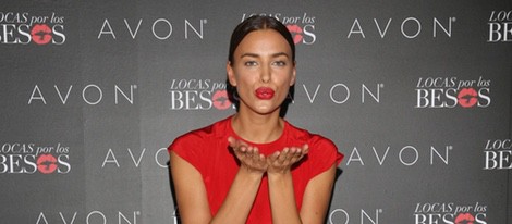 Irina Shayk lanzando besos en su primera aparición pública tras romper con CR7