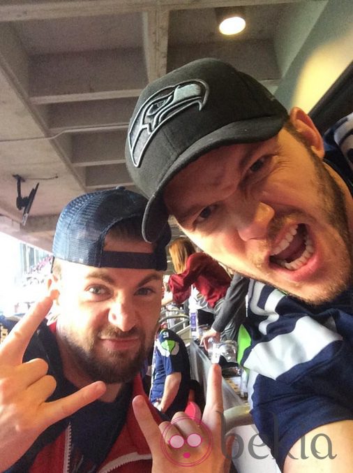 Chris Evans y Chris Pratt en la final de la Super Bowl 2015