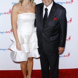 Tony Bennett y Susan Benedetto en el 85 cumpleaños de Tony Bennett