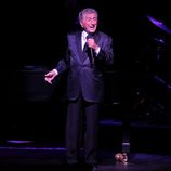 Tony Bennett actuando en la gala de su 85 cumpleaños