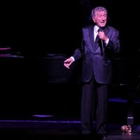 Tony Bennett actuando en la gala de su 85 cumpleaños