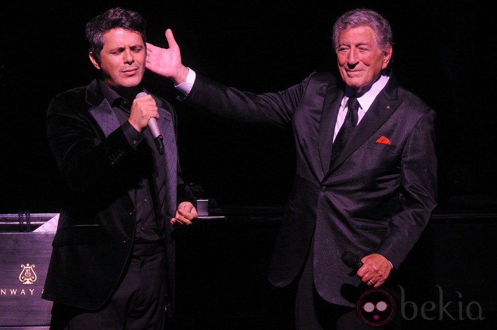 Alejandro Sanz y Tony Bennett en el 85 cumpleaños de Tony Bennett