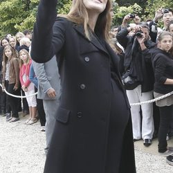 Carla Bruni en las Jornadas del Patrimonio de Francia a punto de dar a luz