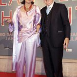 Elsa Martinelli y Carlo Giovannelli en el estreno de 