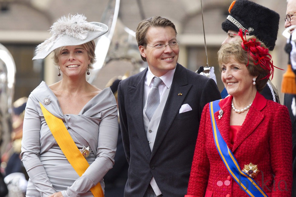 Los Príncipes Laurentina, Constantino y Margarita de Holanda en la apertura del parlamento