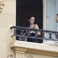 Miradas cómplices de Marc Clotet y Ana de Armas en San Sebastián