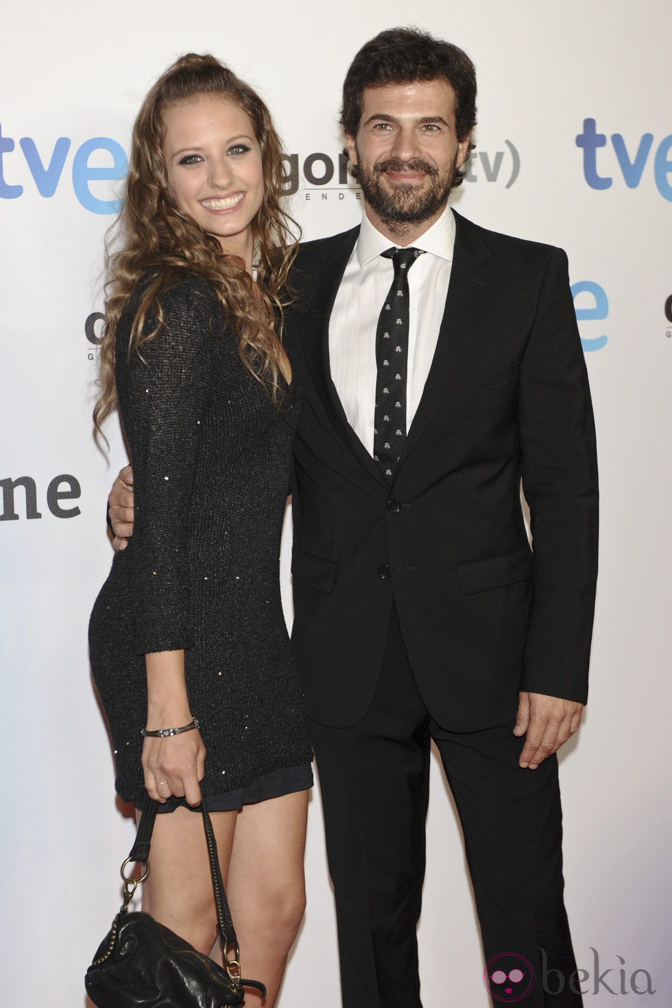 Michelle Jenner y Rodolfo Sancho en el preestreno de 'Isabel' en San Sebastián