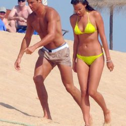 Cristiano Ronaldo con el torso desnudo e Irina Shayk en bikini durante sus vacaciones