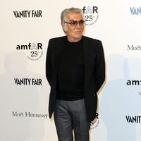 Roberto Cavalli en la gala amfAR de la Milán Fashion Week 2011