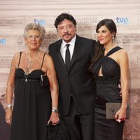 Pilar Bardem, Carlos Bardem y Cecilia Gessa en la clausura del Festival de Cine de San Sebastián 2011