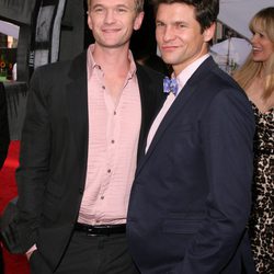 Neil Patrick Harris y David Burtka en la premier de Iris, nuevo espectáculo del Circo de Sol