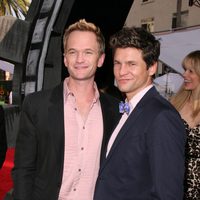 Neil Patrick Harris y David Burtka en la premier de Iris, nuevo espectáculo del Circo de Sol