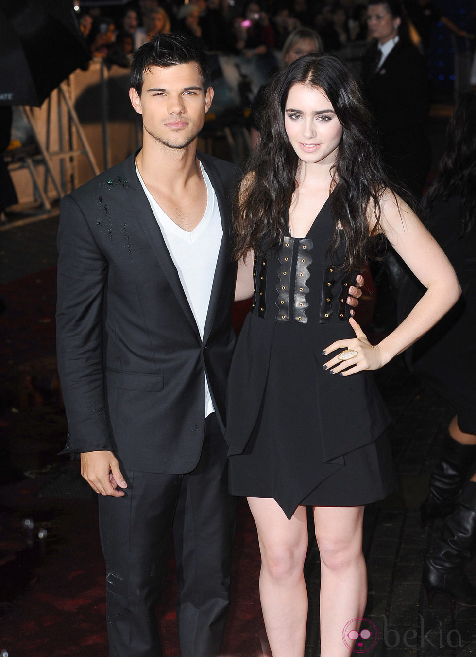 Taylor Lautner y Lily Collins, muy serios en el estreno de 'Abduction' en Londres