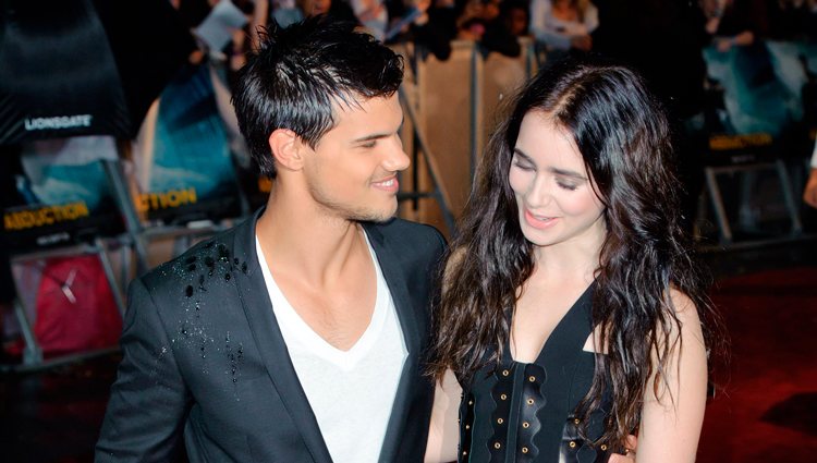 Las miraditas de Taylor Lautner y Lily Collins en el estreno de 'Abduction' en Londres