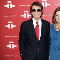 Raphael y Natalia Figueroa en el homenaje a Amparo Rivelles en el Instituto Cervantes