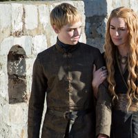 Dean-Charles Chapman y Lena Headey en la quinta temporada de 'Juego de Tronos'