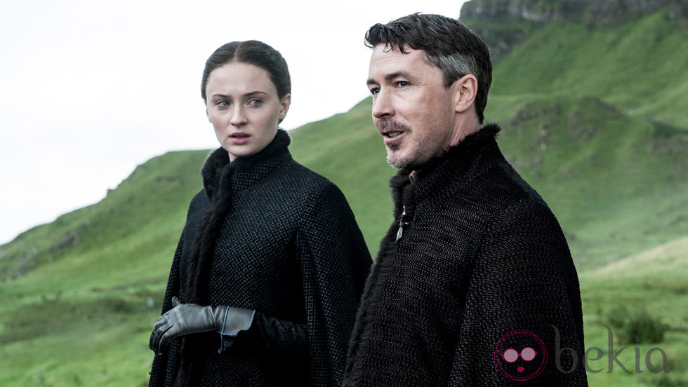 Sophie Turner y Aidan Gillen son Sansa Stark y Littlefinger en la quita temporada de 'Juego de Tronos'