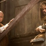 Conleth Hill y Peter Dinklage en la quinta temporada de 'Juego de Tronos'