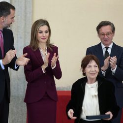 Alicia Hermida recibe la Medalla de Oro al Mérito en las Bellas Artes 2013 de manos de los Reyes Felipe y Letizia