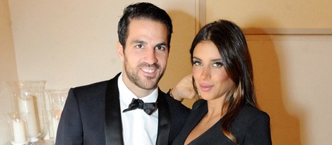 Daniella Semaan presume de embarazo junto a Cesc Fàbregas en la British Asian Trust