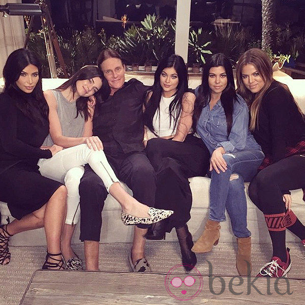 Khloé, Kim, Kourtney , Kendall y Kylie con Bruce Jenner