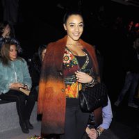 Amal Fashanu en el desfile de Desigual en la Madrid Fashion Week otoño/invierno 2015/2016