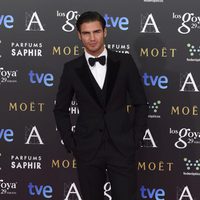 Maxi Iglesias en la alfombra roja de los Goya 2015