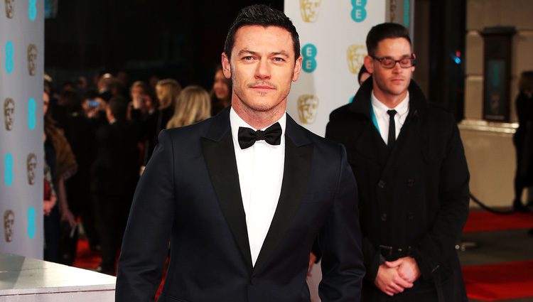 Luke Evans en los BAFTA 2015