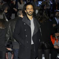 Matías Dumont en el front row de Ion Fiz en Madrid Fashion Week otoño/invierno 2015/2016