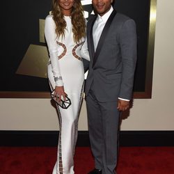 Chrissy Teigen y John Legend en los Grammy 2015