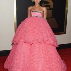 Rihanna en los Premios Grammy 2015