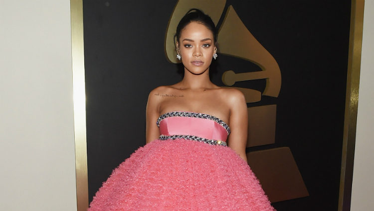 Rihanna en los Premios Grammy 2015