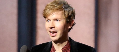 Beck recoge su premio en los Grammy 2015