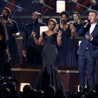 Mary J. Blige y Sam Smith actúan en los Grammy 2015