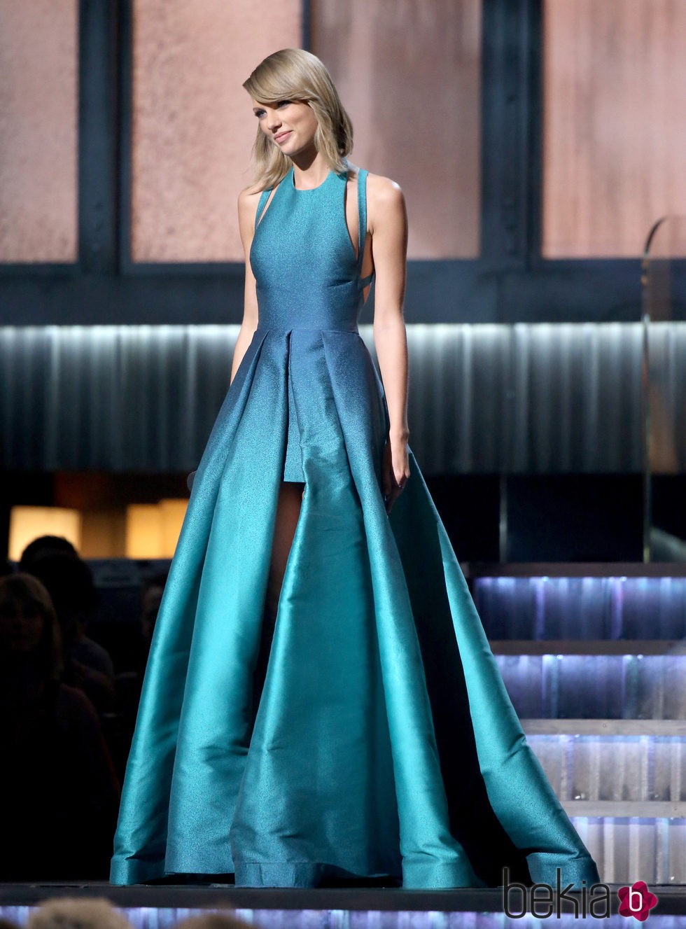 Taylor Swift en el escenario de los premios Grammy 2015