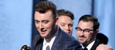 Sam Smith recoge un premio en los Grammy 2015