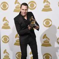 Tiesto posa con su premio Grammy 2015