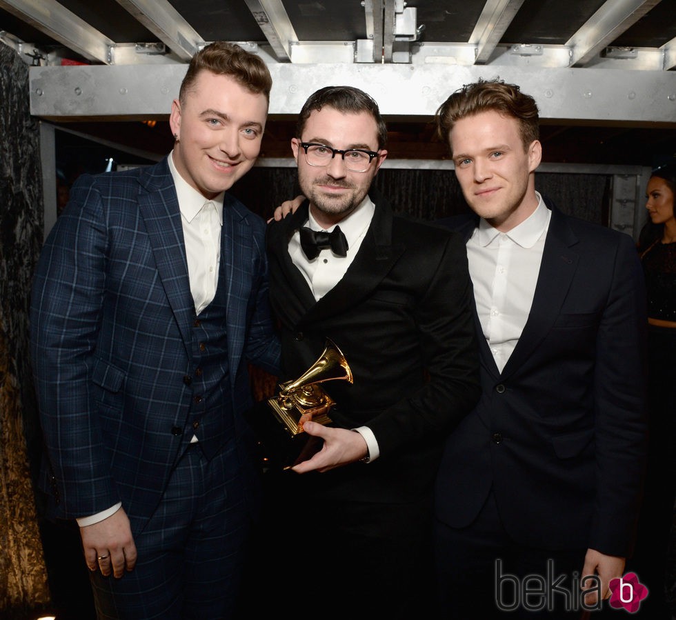 Sam Smith, Jimmy Napes y William Phillips en los premios Grammy 2015