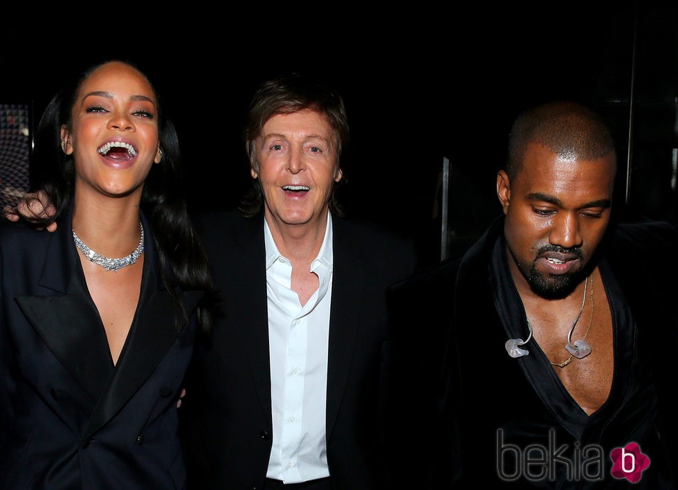 Rihanna, Paul McCartney y Kanye West en los premios Grammy 2015