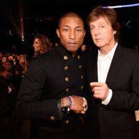 Pharrell Wiilliams y Paul McCartney en los premios Grammy 2015