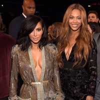 Kim Kardashian y Beyoncé en los premios Grammy 2015