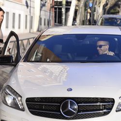 Cristina Pedroche se mete en el coche con David Muñoz