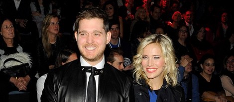 Michael Bublé y Luisana Lopilato en el front row de Davidelfín en Madrid Fashion Week otoño/invierno 2015/2016