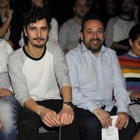 Antonio Pagudo y Pepón Nieto en el front row de Davidelfín en Madrid Fashion Week otoño/invierno 2015/2016