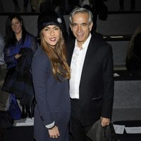 Irene Meritxell e Imanol Arias en el front row de Roberto Torretta en Madrid Fashion Week otoño/invierno 2015/2016