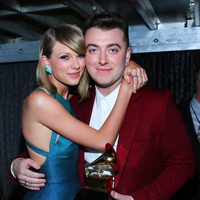 Taylor Swift y Sam Smith en los premios Grammy 2015