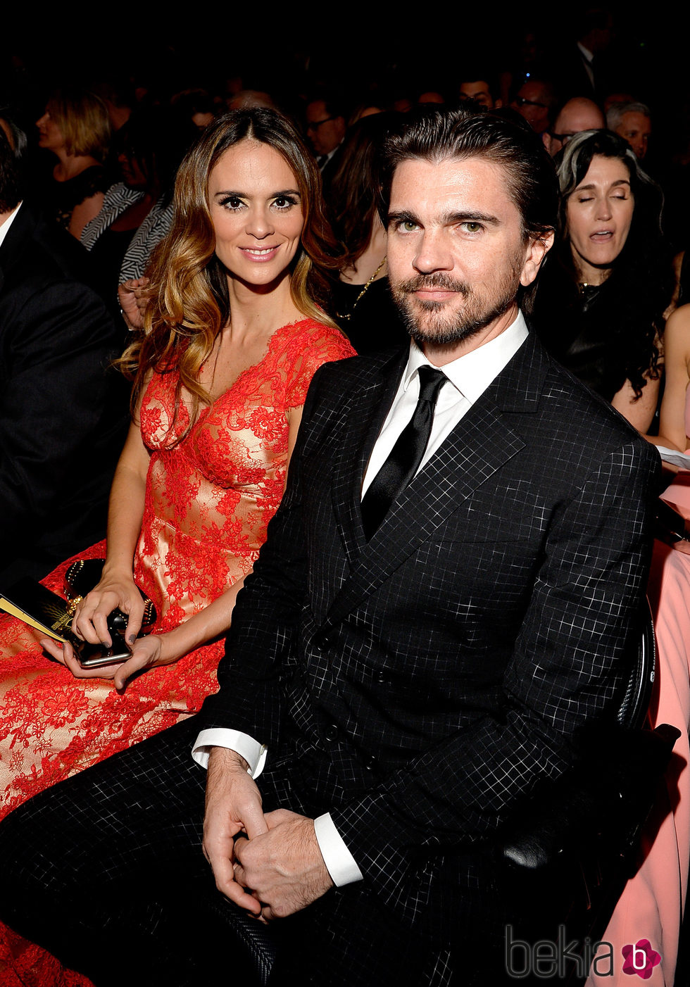 Juanes y Karen Martínez en los premios Grammy 2015