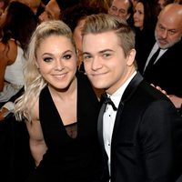 Hunter Hayes y Libby Barnes en los premios Grammy 2015