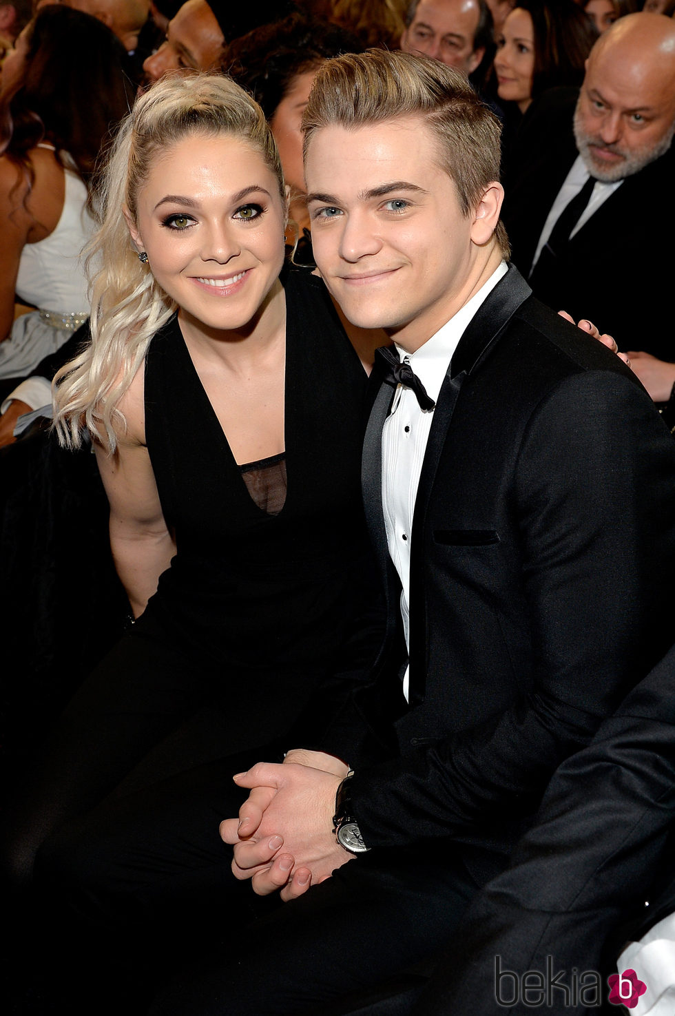 Hunter Hayes y Libby Barnes en los premios Grammy 2015